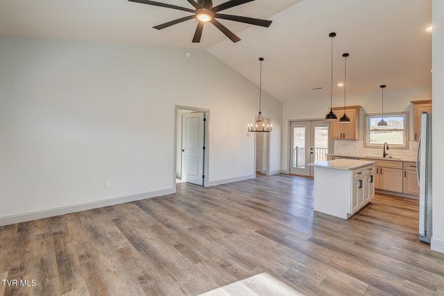 6020 Newport Highway, Greeneville, TN 37745