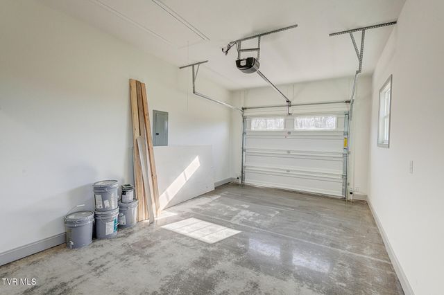 6020 Newport Highway, Greeneville, TN 37745