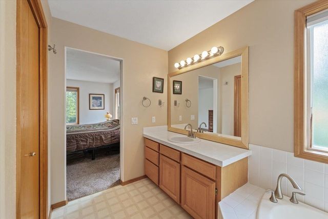 26809 N Perry Rd, Chattaroy, WA 99003