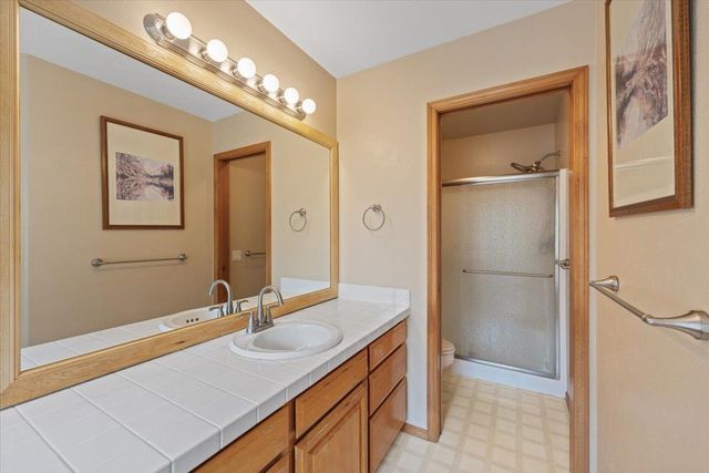 26809 N Perry Rd, Chattaroy, WA 99003