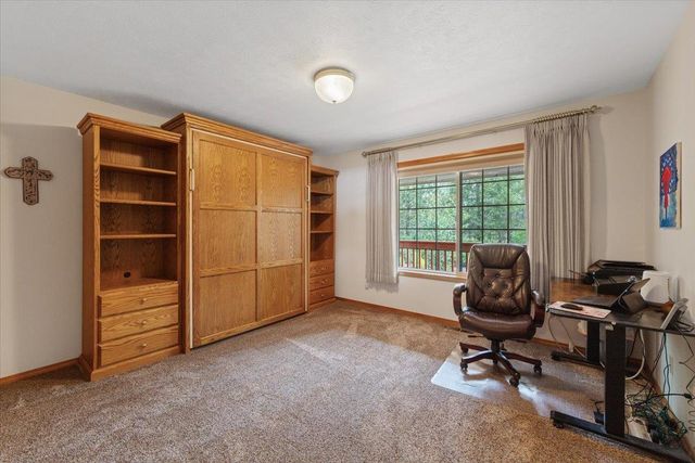 26809 N Perry Rd, Chattaroy, WA 99003