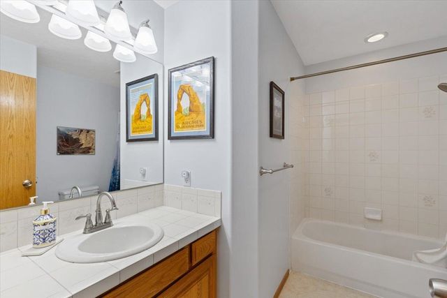 26809 N Perry Rd, Chattaroy, WA 99003