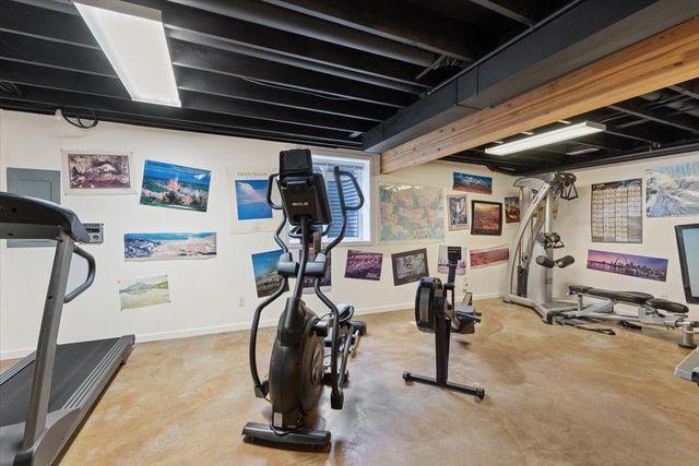 26809 N Perry Rd, Chattaroy, WA 99003