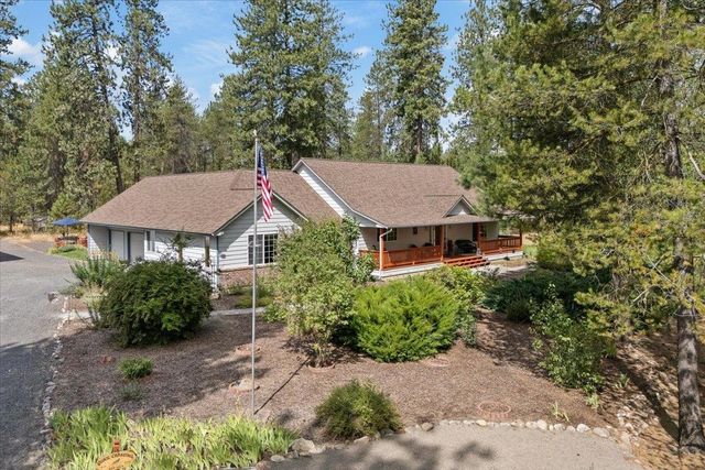 26809 N Perry Rd, Chattaroy, WA 99003