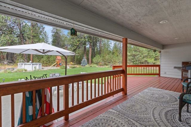 26809 N Perry Rd, Chattaroy, WA 99003