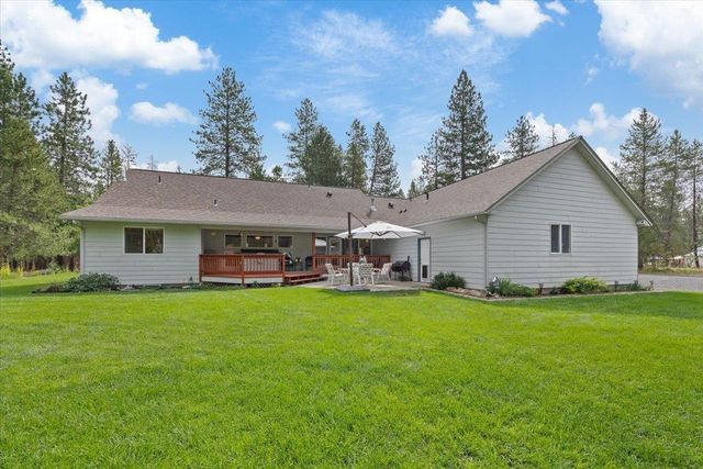 26809 N Perry Rd, Chattaroy, WA 99003