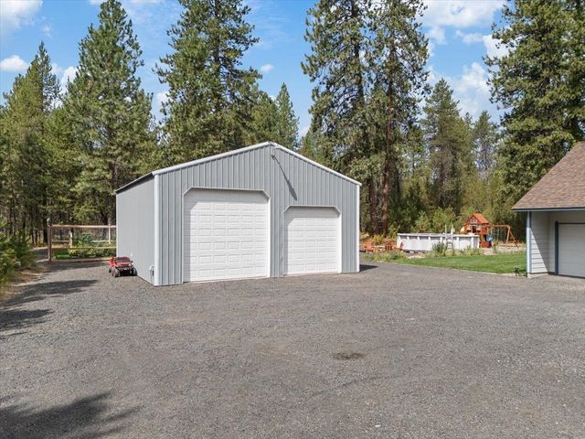 26809 N Perry Rd, Chattaroy, WA 99003
