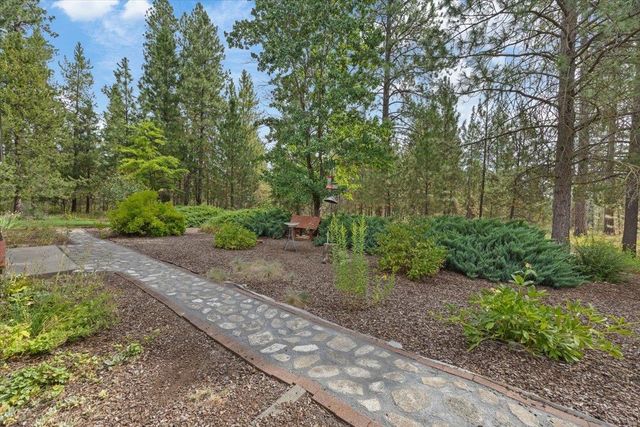 26809 N Perry Rd, Chattaroy, WA 99003