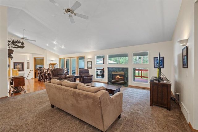 26809 N Perry Rd, Chattaroy, WA 99003