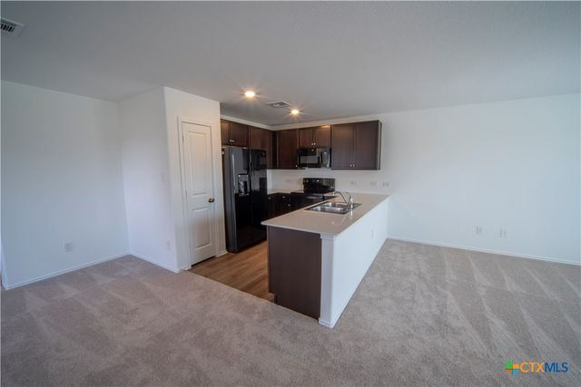 301 Rancho Del Cielo Loop, Jarrell, TX 76537