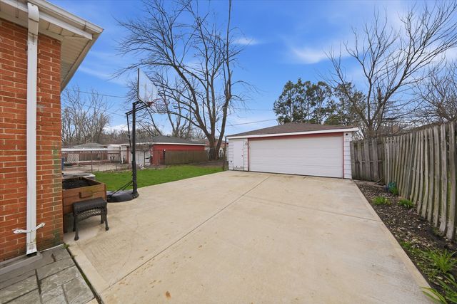 14828 Saint Louis Avenue, Midlothian, IL 60445