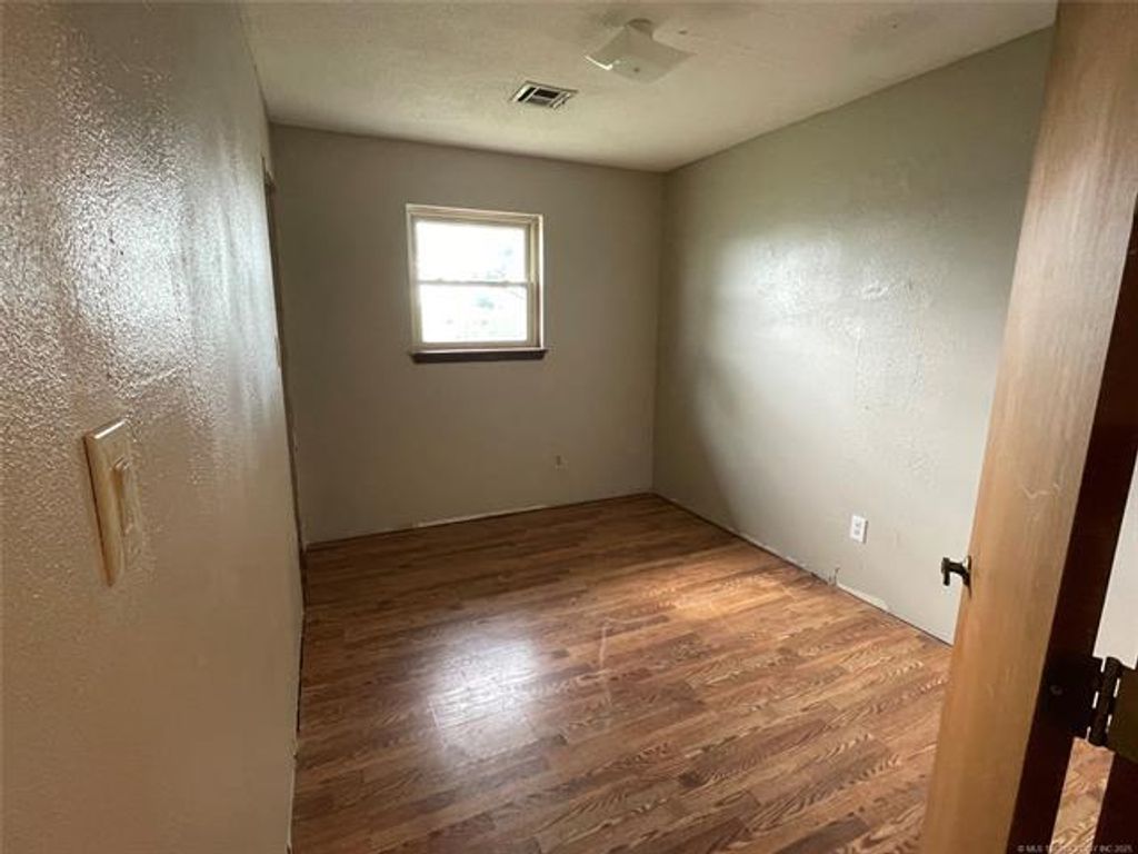 Image 14 of property listing at 20750 S 580 Road, Fairland, OK 74343