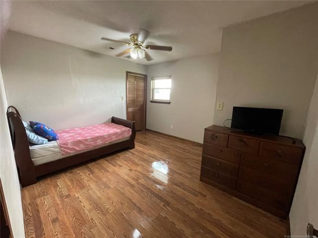 Image 16 of property listing at 20750 S 580 Road, Fairland, OK 74343