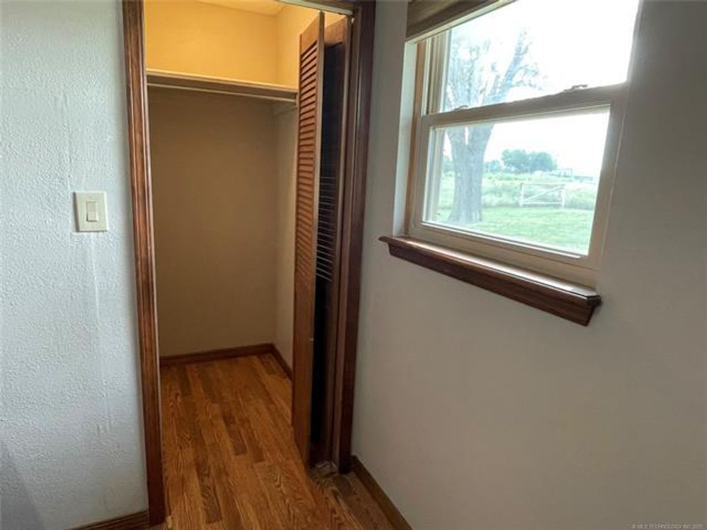 Image 19 of property listing at 20750 S 580 Road, Fairland, OK 74343