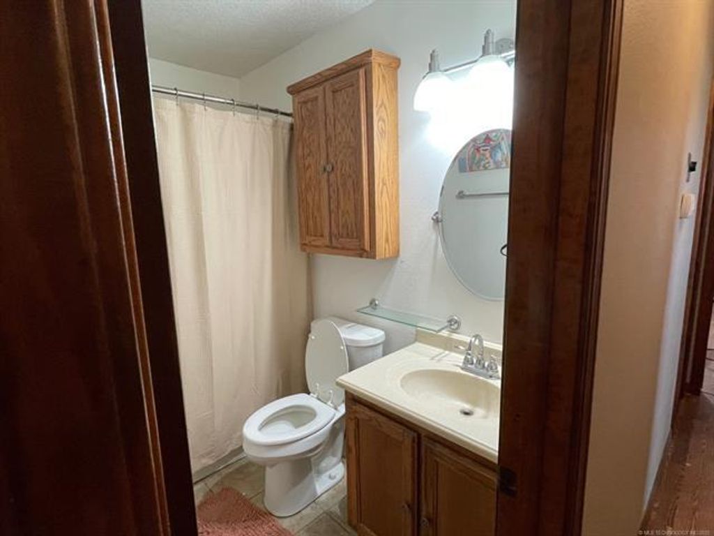 Image 20 of property listing at 20750 S 580 Road, Fairland, OK 74343