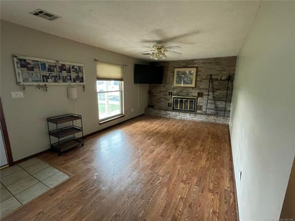 Image 4 of property listing at 20750 S 580 Road, Fairland, OK 74343