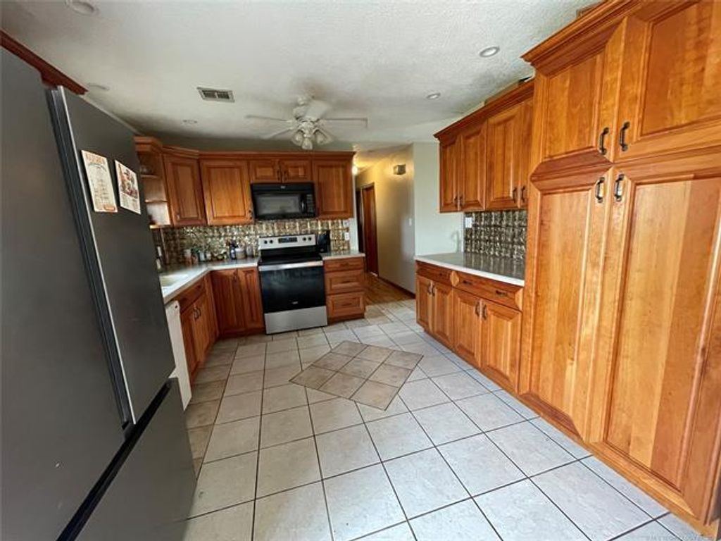 Image 6 of property listing at 20750 S 580 Road, Fairland, OK 74343