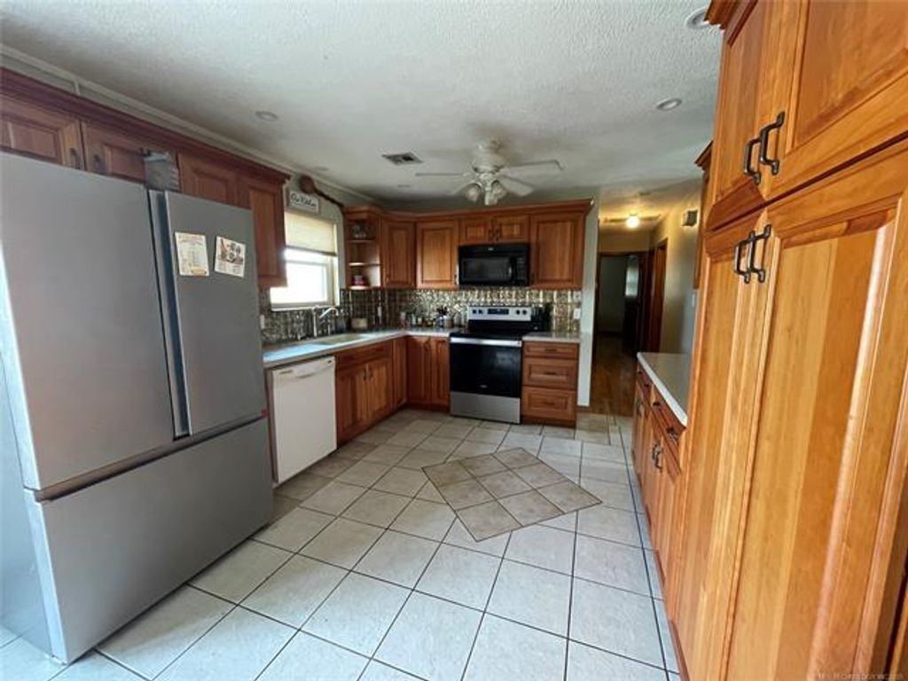 Image 7 of property listing at 20750 S 580 Road, Fairland, OK 74343