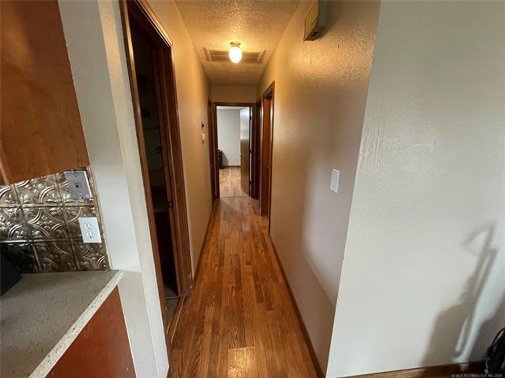 Image 10 of property listing at 20750 S 580 Road, Fairland, OK 74343