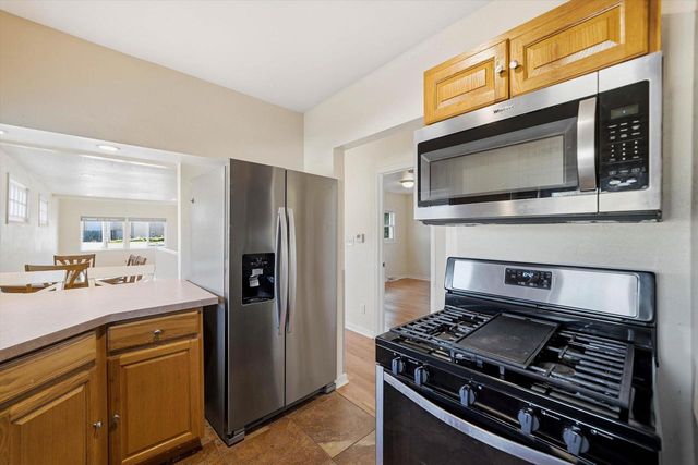 12418 W Fairmont AVENUE, Butler, WI 53007