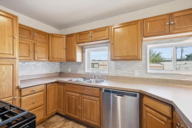 12418 W Fairmont AVENUE, Butler, WI 53007
