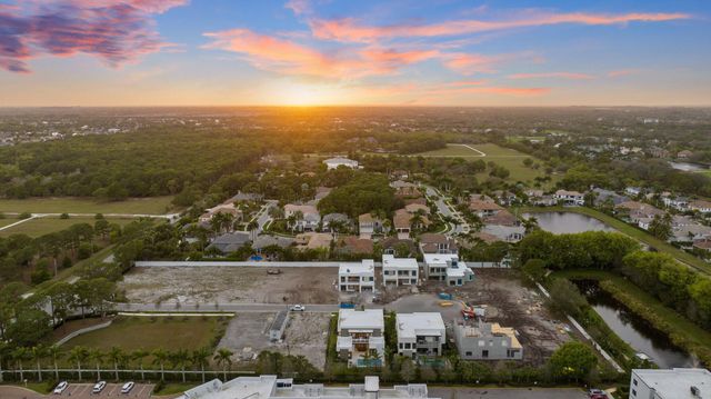 16709 Mosaic Place, Delray Beach, FL 33446