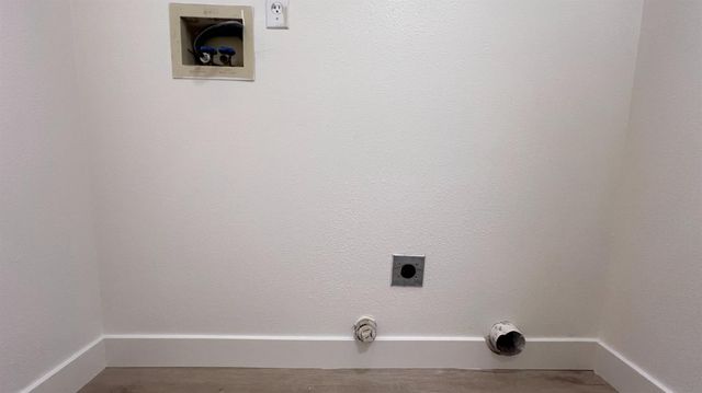 2701 Mozart Dr, Modesto, CA 95358