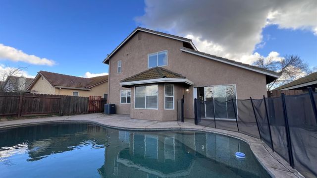 2701 Mozart Dr, Modesto, CA 95358