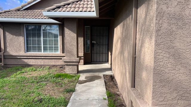 2701 Mozart Dr, Modesto, CA 95358