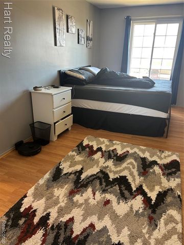 34820 Valleyview Drive C5, Sterling Heights, MI 48312