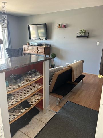 34820 Valleyview Drive C5, Sterling Heights, MI 48312