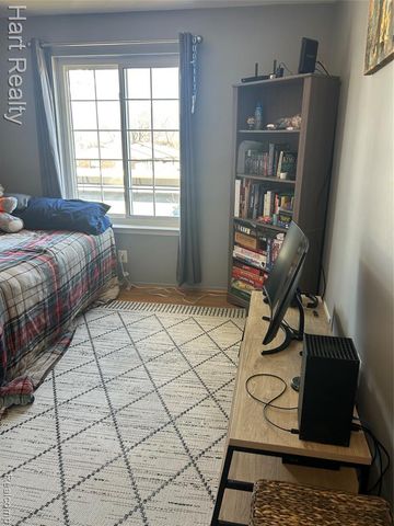 34820 Valleyview Drive C5, Sterling Heights, MI 48312