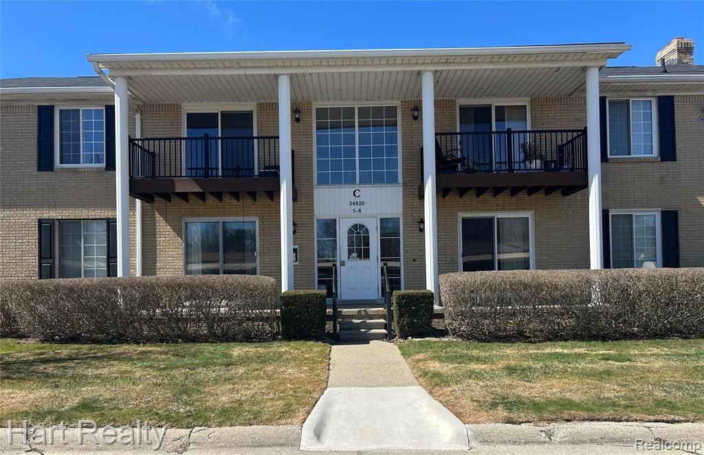 34820 Valleyview Drive C5, Sterling Heights, MI 48312