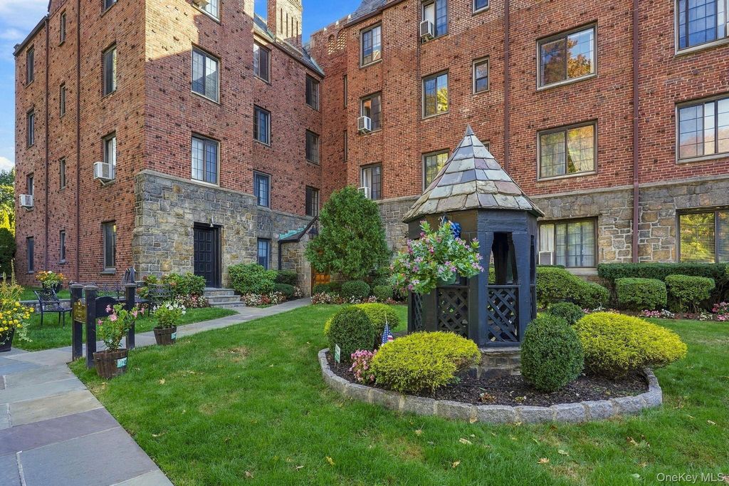 914 Wynnewood Road 3C, Pelham, NY 10803 — exterior