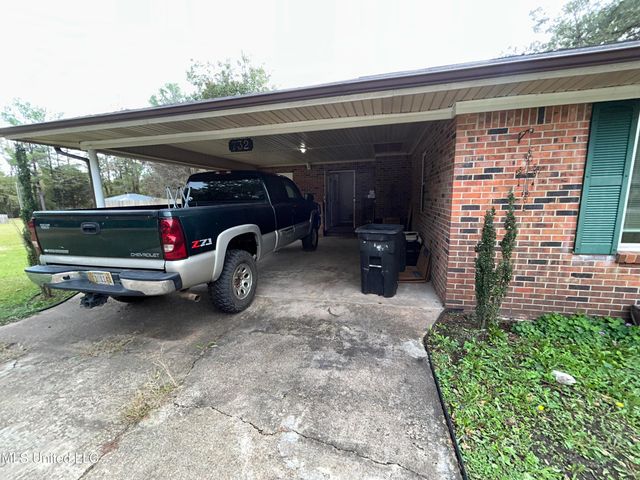 732 Thornton Drive, Columbus, MS 39702