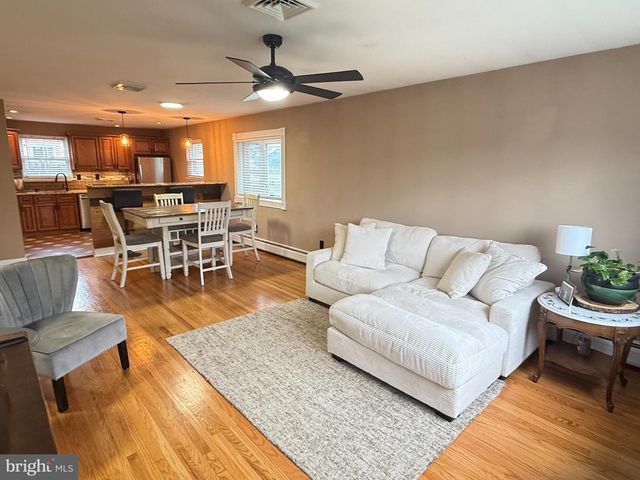 9319 MARSDEN ST, Philadelphia, PA 19114