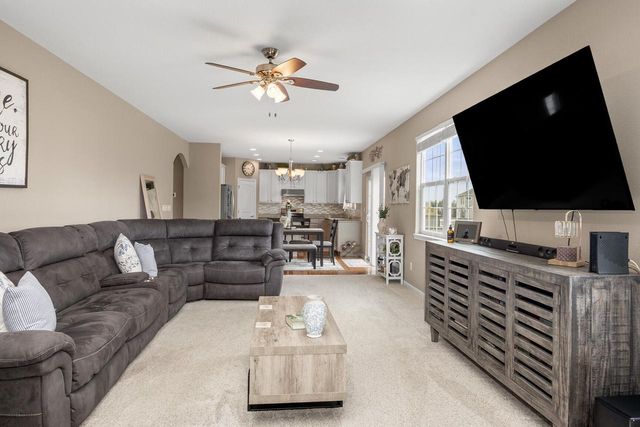 9423 33rd STREET, Franklin, WI 53132