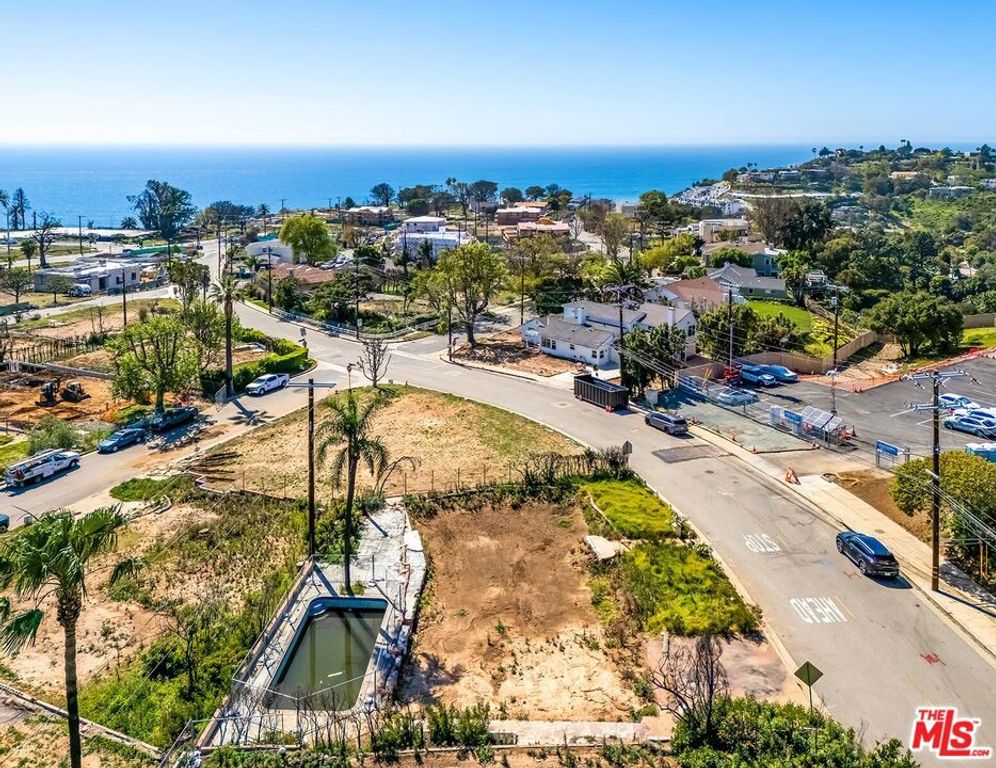 Image 5 of property listing at 16918 Marquez Avenue, Pacific Palisades, CA 90272