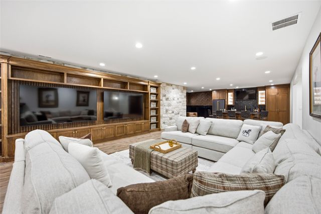 2724 Wakonda Drive, Norwalk, IA 50211