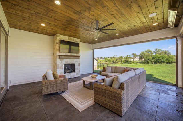 2724 Wakonda Drive, Norwalk, IA 50211