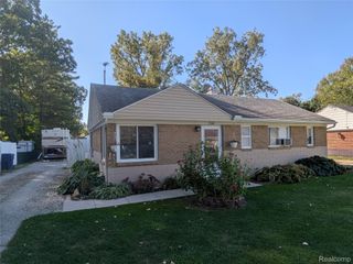 2346 Rollins Street, Grand Blanc, MI 48439