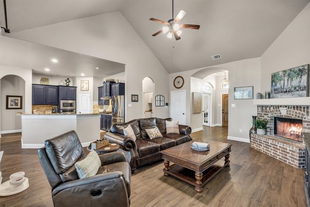 2231 Riverside Drive, Kaufman, TX 75142
