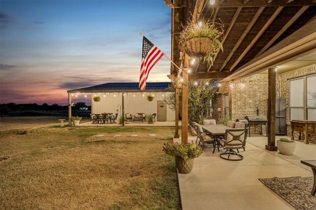 2231 Riverside Drive, Kaufman, TX 75142