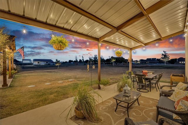 2231 Riverside Drive, Kaufman, TX 75142
