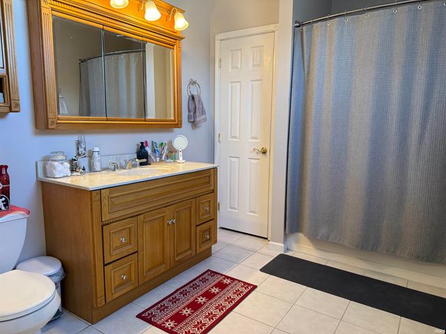 1905 E Schulze Road, Vincennes, IN 47591