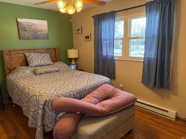 1905 E Schulze Road, Vincennes, IN 47591