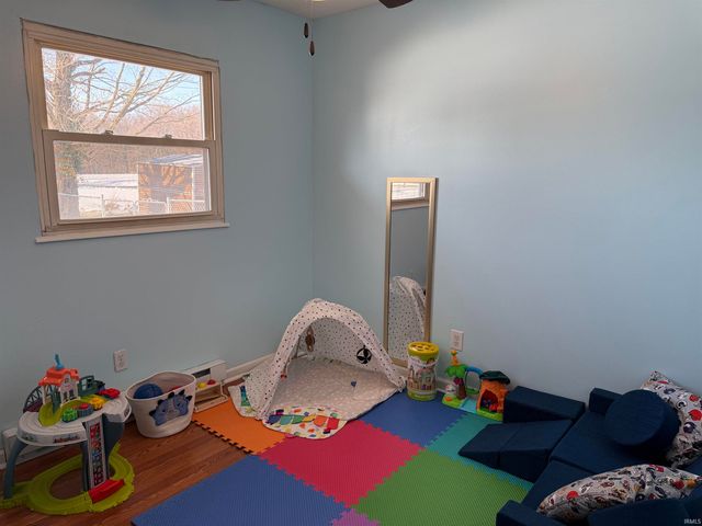 1905 E Schulze Road, Vincennes, IN 47591