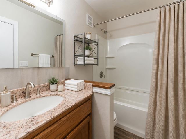 750 Shaker Drive 1016, Lexington, KY 40504