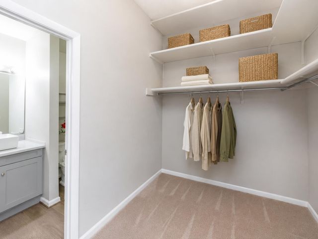 750 Shaker Drive 1016, Lexington, KY 40504
