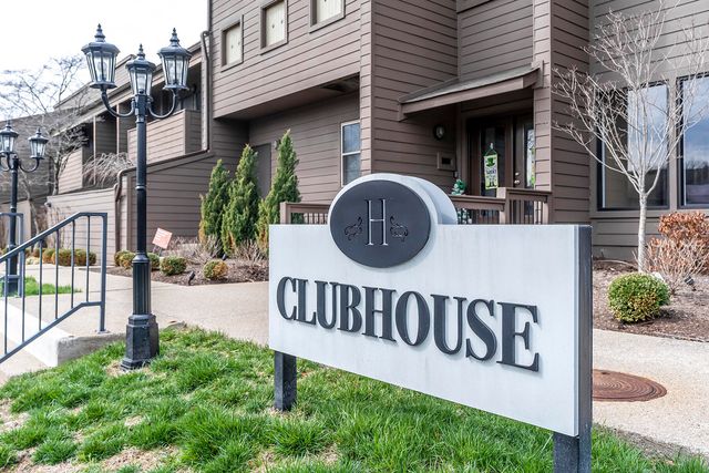 750 Shaker Drive 1016, Lexington, KY 40504